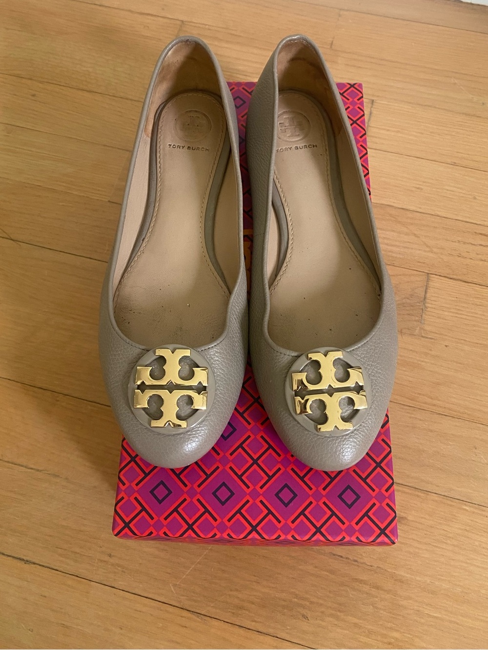 Tory Burch Claire Ballet Flats – Taupe Leather – Size 8 ✨